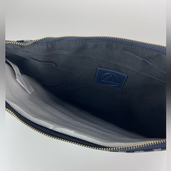 Missguided Laptop Case - Picture 2 of 5